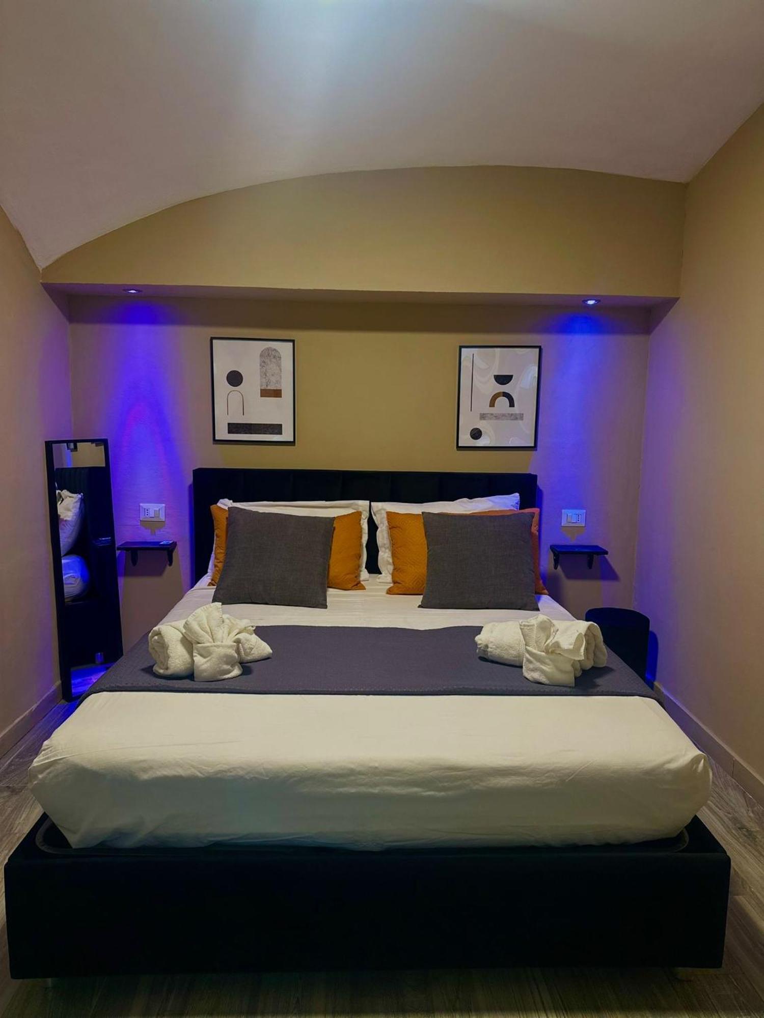 Pendino Rooms Nápoles Quarto foto